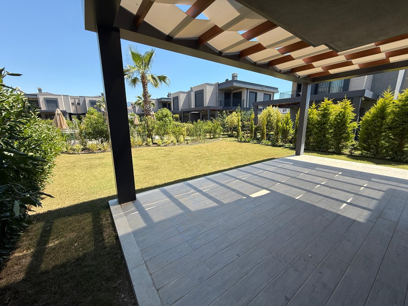 portfoy-galeri-aydin-kusadasi-sogucak-ta-ultra-luks-4-1-havuzlu-villa