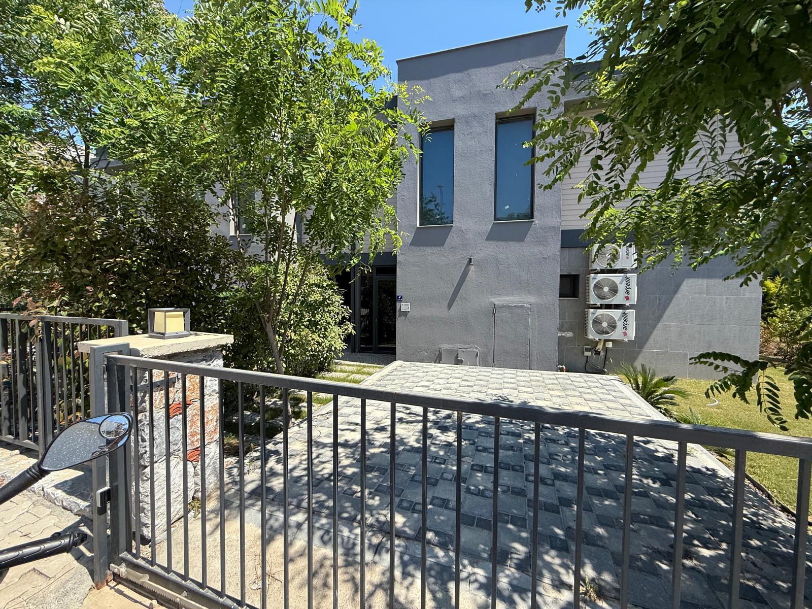 portfoy-galeri-aydin-kusadasi-sogucak-ta-ultra-luks-4-1-havuzlu-villa