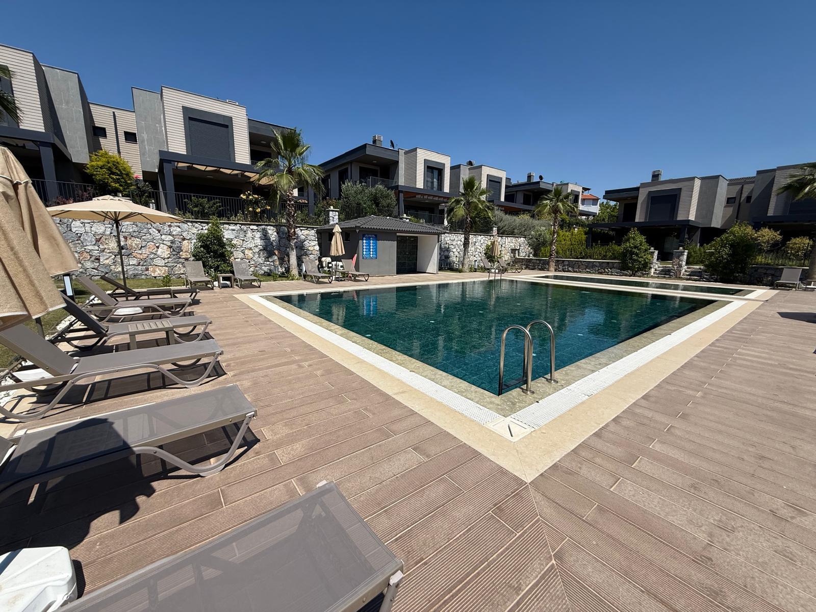 portfoy-galeri-aydin-kusadasi-sogucak-ta-ultra-luks-4-1-havuzlu-villa