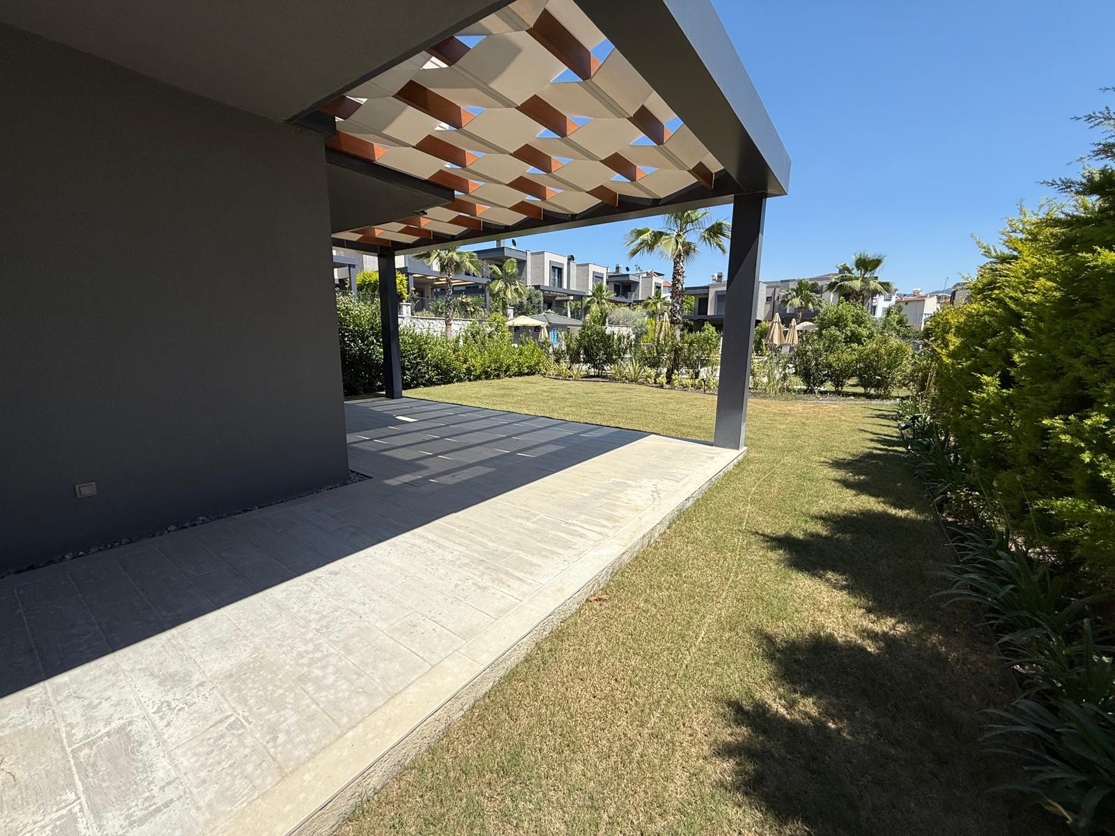 portfoy-galeri-aydin-kusadasi-sogucak-ta-ultra-luks-4-1-havuzlu-villa