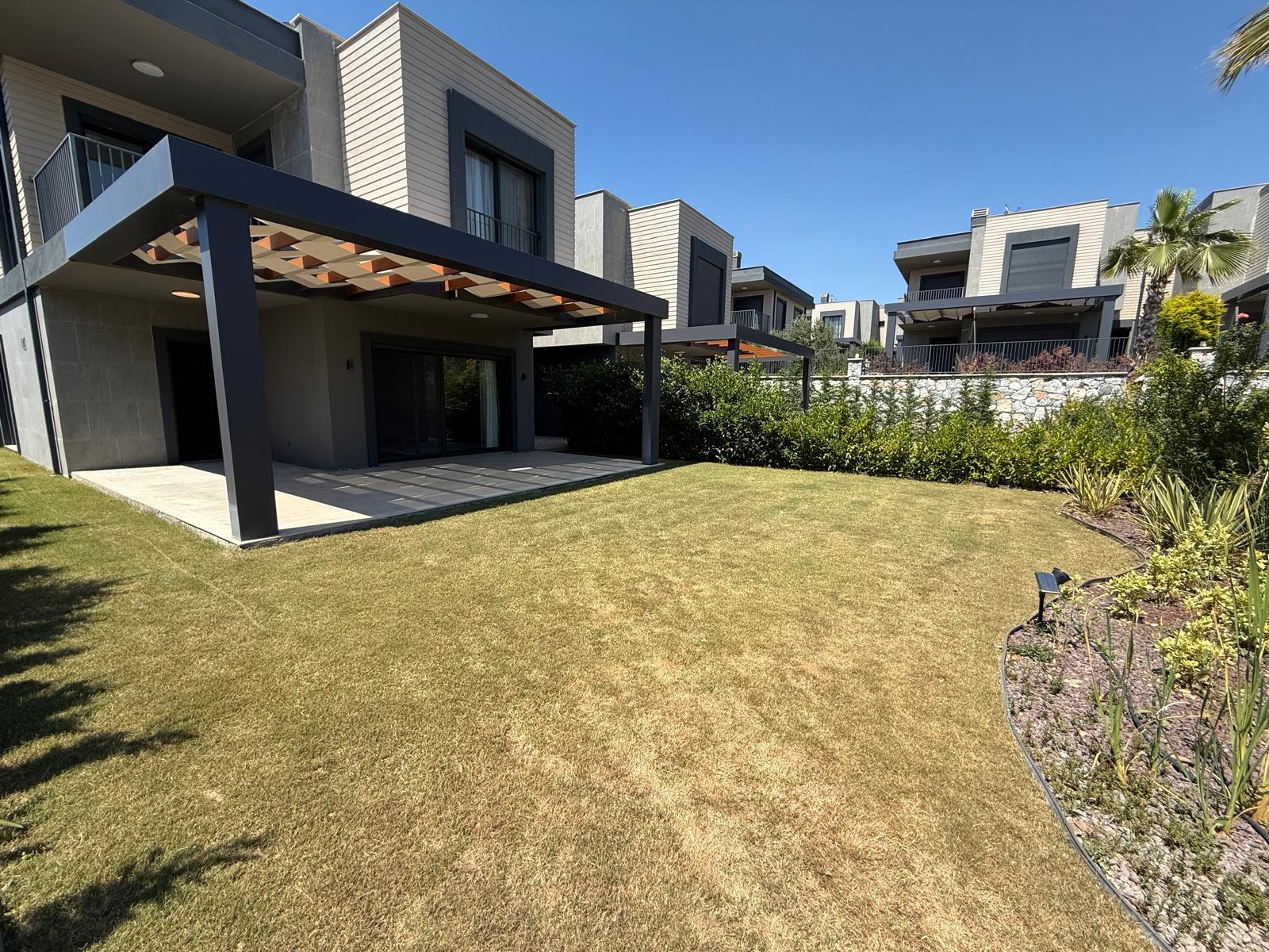 portfoy-galeri-aydin-kusadasi-sogucak-ta-ultra-luks-4-1-havuzlu-villa