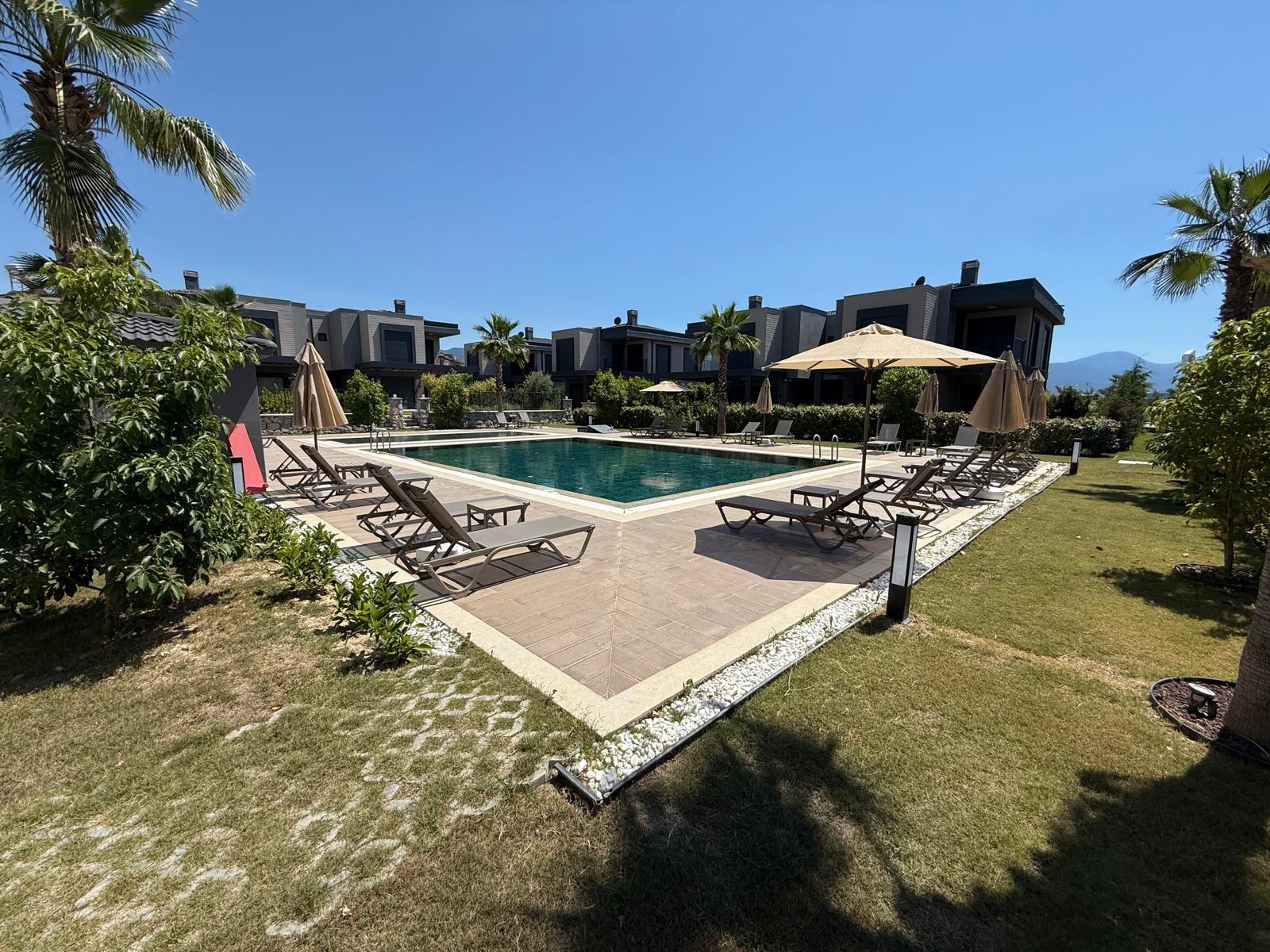 portfoy-galeri-aydin-kusadasi-sogucak-ta-ultra-luks-4-1-havuzlu-villa