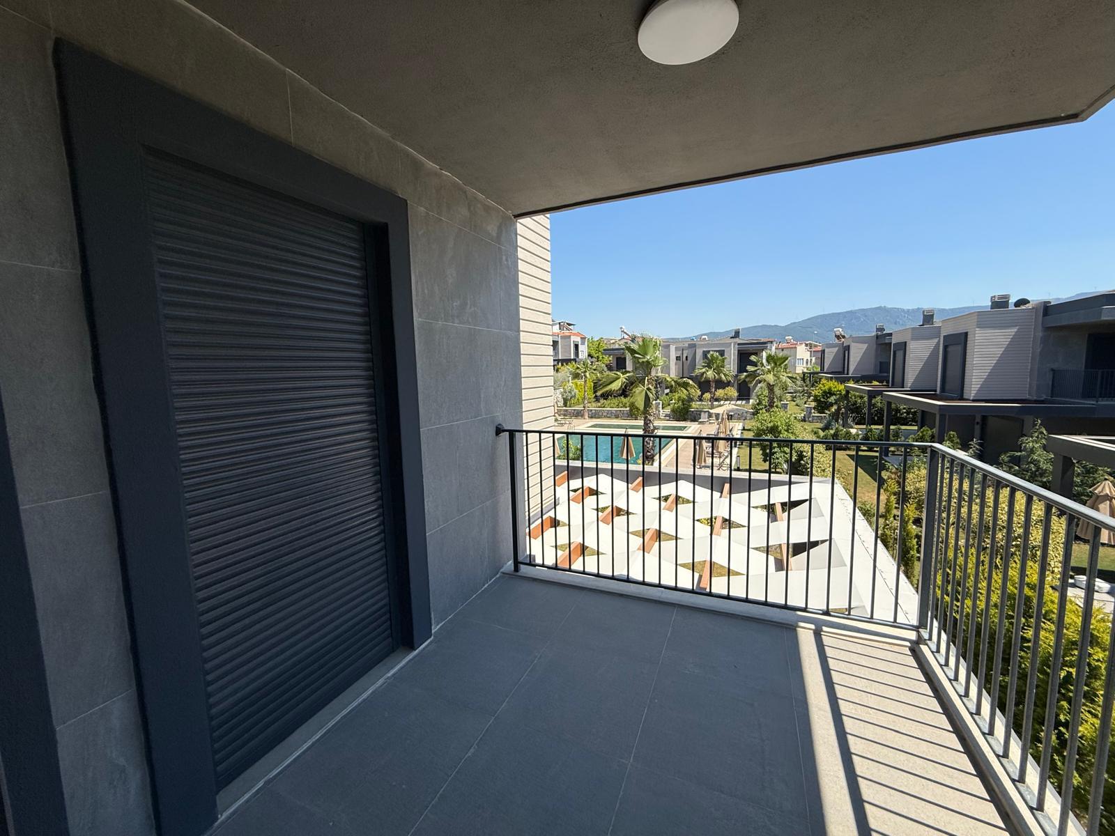 portfoy-galeri-aydin-kusadasi-sogucak-ta-ultra-luks-4-1-havuzlu-villa