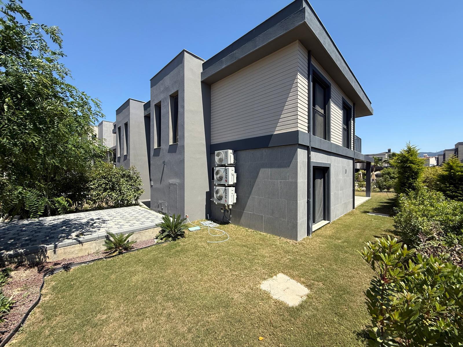 portfoy-galeri-aydin-kusadasi-sogucak-ta-ultra-luks-4-1-havuzlu-villa